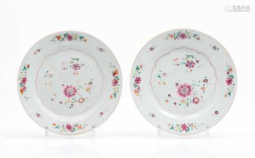 A pair of platesChinese export porcelainPolychrome 