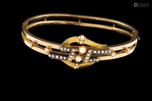 A banglePortuguese traditional gold, 19th / 20th centuryDouble ring set with micro pearlsLisbon