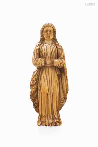 Our LadyIvory Indo-Portuguese sculpture18th century(losses and small defects)Height: 10,5 cm