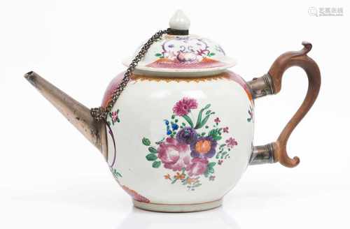 A teapotChinese export porcelainPolychrome 