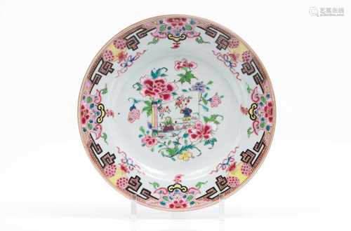 A plateChinese export porcelainPolychrome 