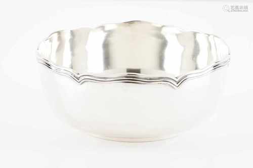 A bowlPortuguese silverPlain body of scalloped lip, decorated with grooved friezeOporto hallmark,