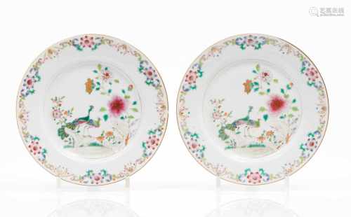 A pair of platesChinese export porcelainPolychrome 