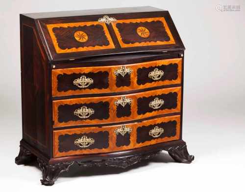 A D.José / D.Maria bureauRosewoodDecorated in rosewood and thornbush marquetryThree drawers and gilt
