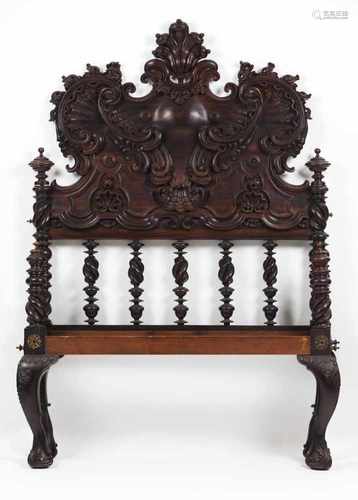 D.João V style bedRosewoodTurned and carved decoration with plumes and shellsYellow metal