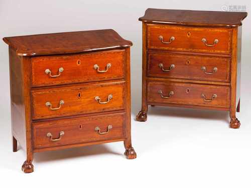 A pair of chests of drawersMahoganyScalloped top decorated with inlaid friezeThree drawers and