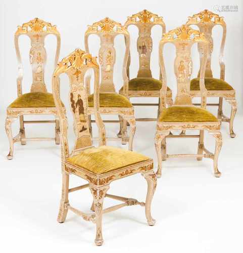 Six Goorge III style chairsBeige lacquered woodGilt chinoiserie decorationScalloped, carved and gilt