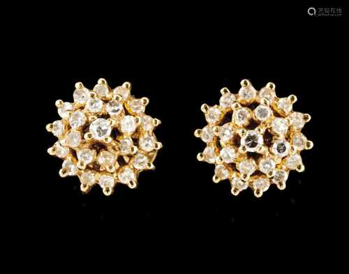 A pair of earringsGoldRose shaped, set with small central diamondand two rows of 8/8 cut diamonds