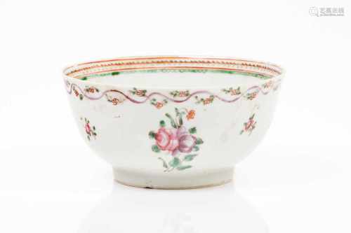 A cupChinese export porcelainPolychrome Famille Rose flroal decorationQianlong Period (1736-1795)(