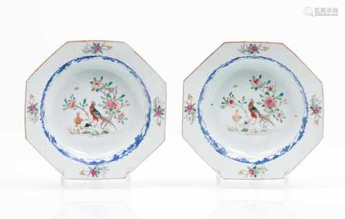 A pair of deep octagonal platesChinese export porcelainPolychrome 