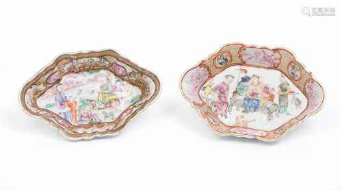 Two small saucersChinese export porcelainPolychrome, Meissen style 