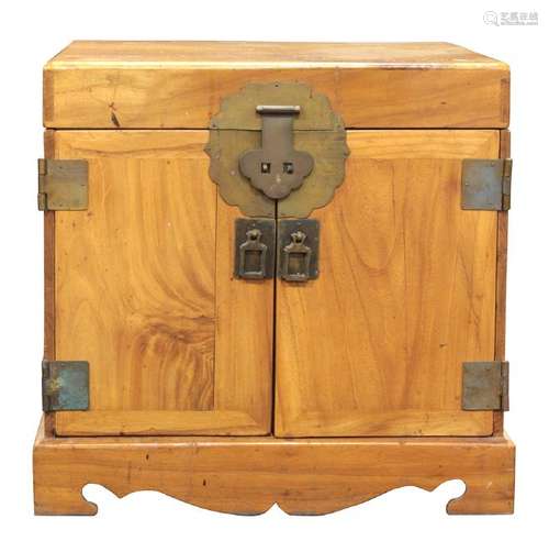 Chinese Wooden Square Trunk