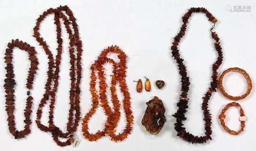 (Lot of 10) Amber items