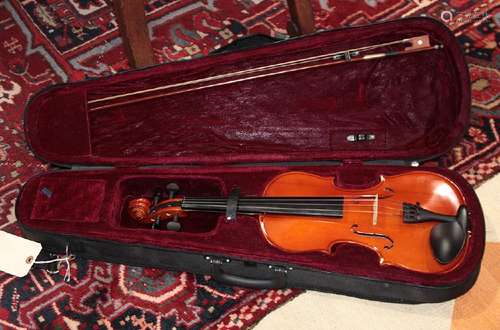 Student violin with bow and case, overall: 32