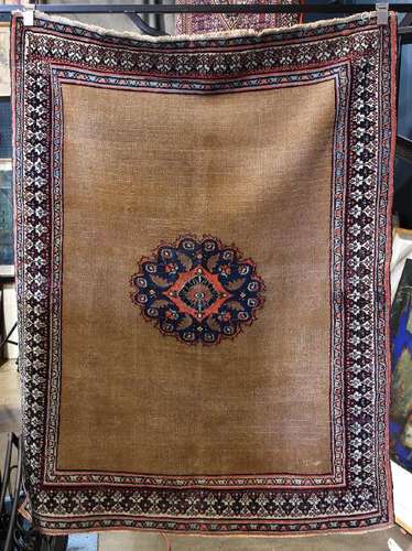 Persian Hamadan carpet, 4'1