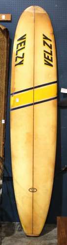 Velzy surf board with fin, 9'4''l