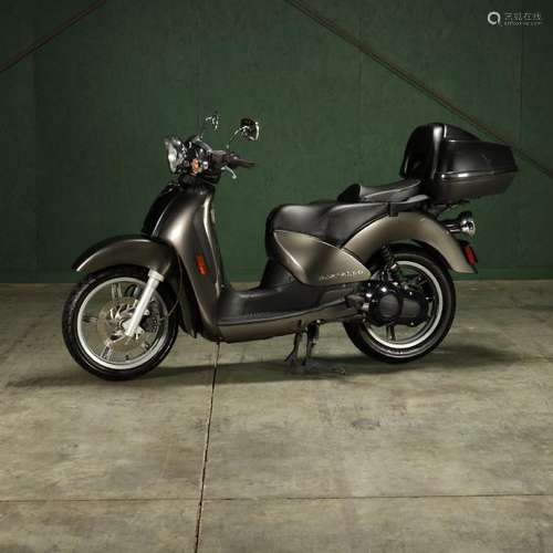 2005 Aprilla Scarabeo Motor Scooter