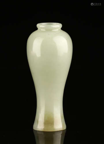 A HETIAN JADE  MEIPING VASE