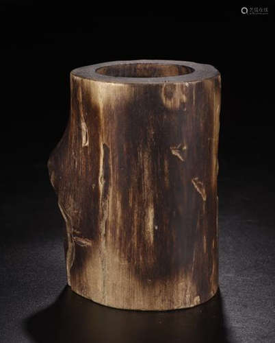 A CHENXIANG WOOD TREE STUMP  SHAPED BRUSH HOLDER