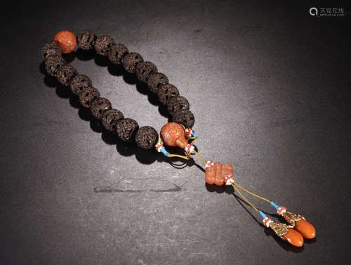 A CHENXIANG WOOD FLOWER  CARVED BEADS BRACELET