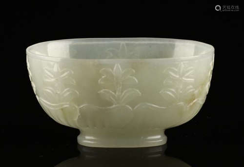 A HETIAN JADE FLOWER CARVED SMALL BOWL