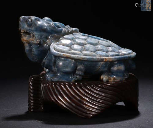 A LAPIS LAZULI  AUSPICIOUS BEAST SHAPED BRUSH WASHER