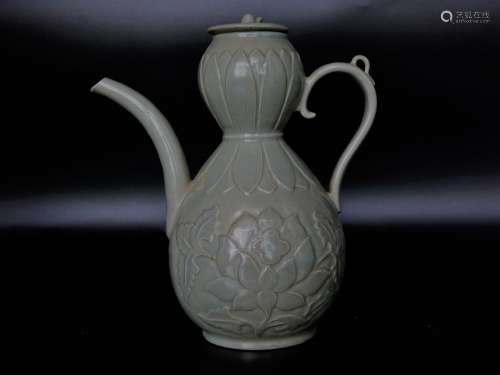 A Chinese Yue-Type Porcelain Wine Pot