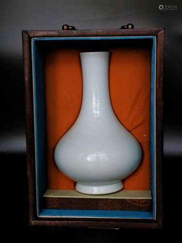 A Chinese Celadon Porcelain Vase