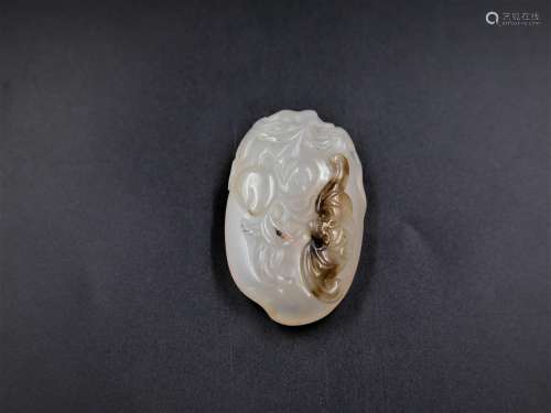 A Chinese Carved Agate Pendant