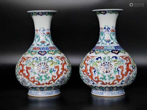 A Pair of Chinese Blue and White Dou-Cai Porcelain Vases