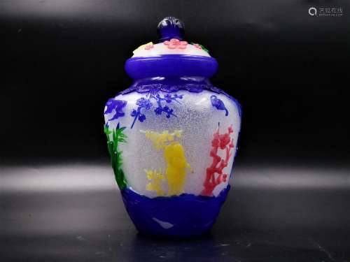 A Chinese Painted Peking Glass Jar