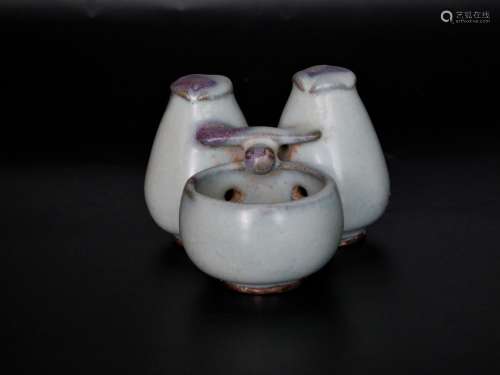 A Chinese Jun-Type porcelain Bird Feeding Jar