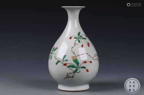 A Chinese Wu-Cai Porcelain Vase