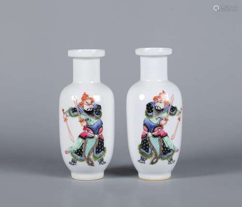 A Pair of Chinese Famille-Rose Porcelain Vases