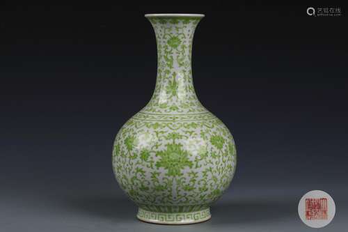 A Chinese Green Glazed Porcelain Vase