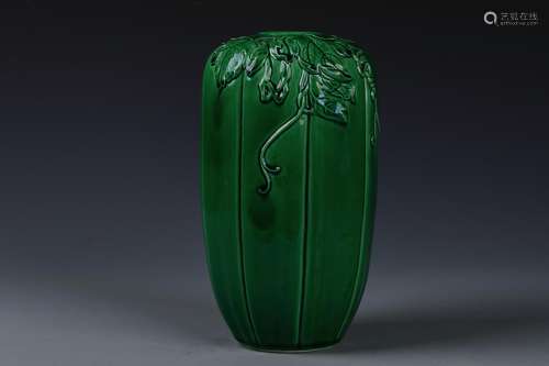 A Chinese Green Glazed Porcelain Vase