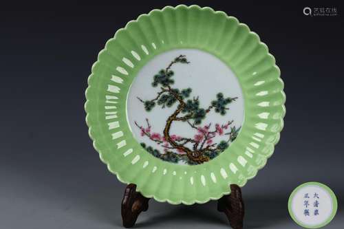 A Chinese Famille-Rose Porcelain Plate