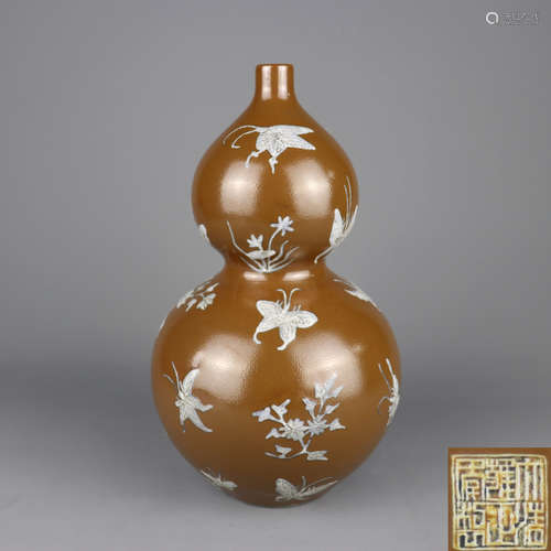 A Chinese Brown Glazed Porcelain Double Gourd Vase