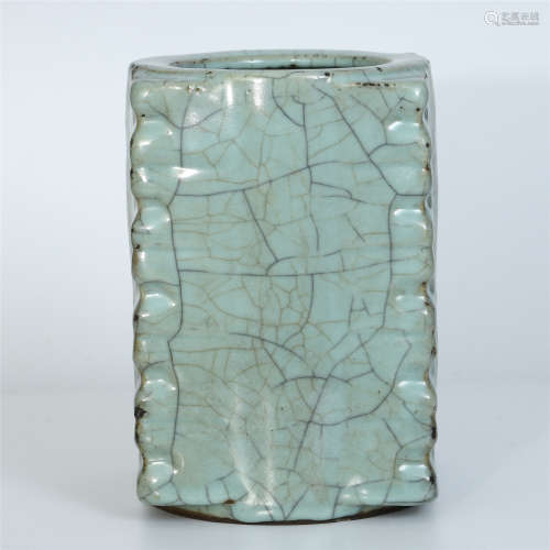 CHINESE PORCELAIN CRACKED GLAZE CONG SQUARE VASE