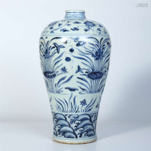 CHINESE PORCELAIN BLUE AND WHITE DUCK AND LOTUS MEIPING VASE