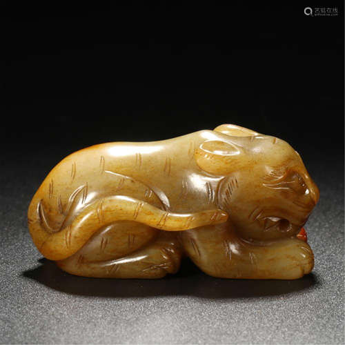 CHINESE ANCIENT JADE COUCHING BEAST TABLE ITEM