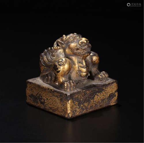 CHINESE GILT BRONZE BEAST SEAL