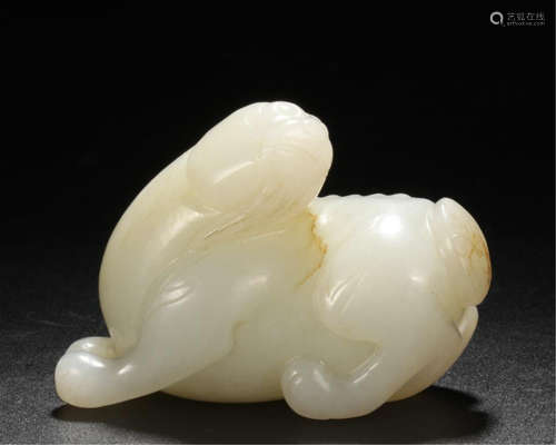 CHINESE WHITE JADE BEAST TABLE ITEM