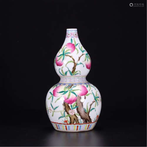 CHINESE PORCELAIN FAMILLE ROSE PEACH DOUBLE GOURD VASE
