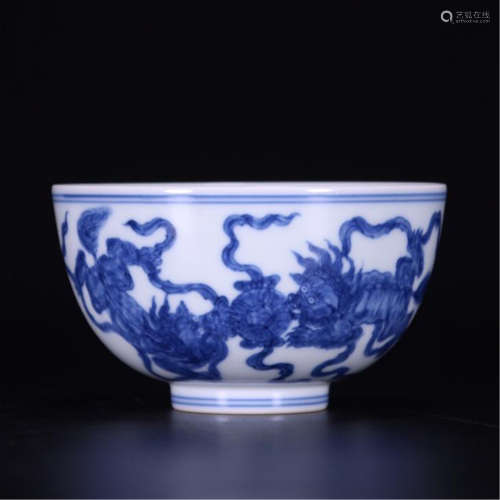 CHINESE PORCELAIN BLUE AND WHITE LIONS BOWL