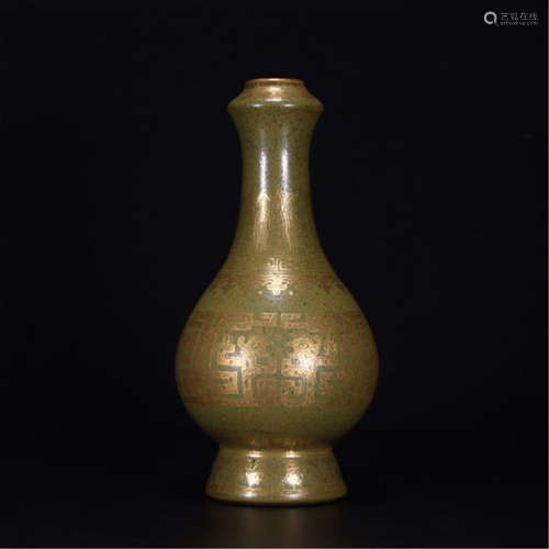 CHINESE PORCELAIN TEA DUST GLAZE GOLD PAINTED VASE