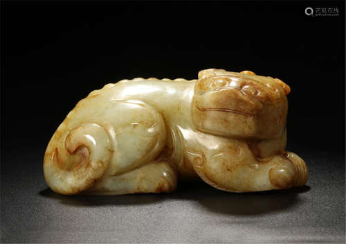 CHINESE ANCIENT JADE COUCHING BEAST TABLE ITEM