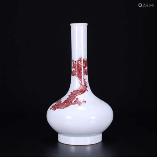 CHINESE PORCELAIN RED DRAGON VASE