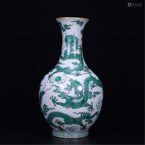 CHINESE PORCELAIN GREEN DRAGON VASE