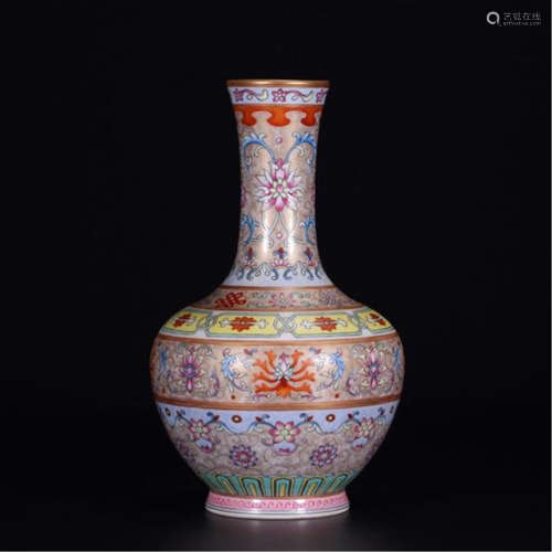 CHINESE PORCELAIN FAMILLE ROSE FLOWER VASE